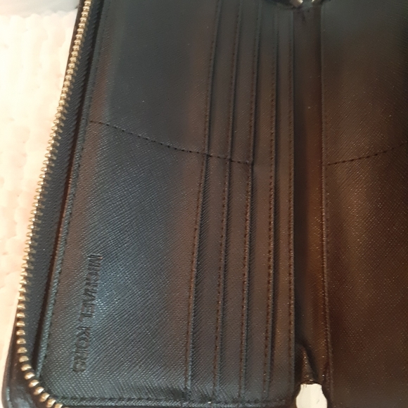 Michael  kors leather  wallet  Black/Gold - Picture 8 of 12
